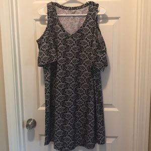CROWN & IVY cold shoulder dress size 0x